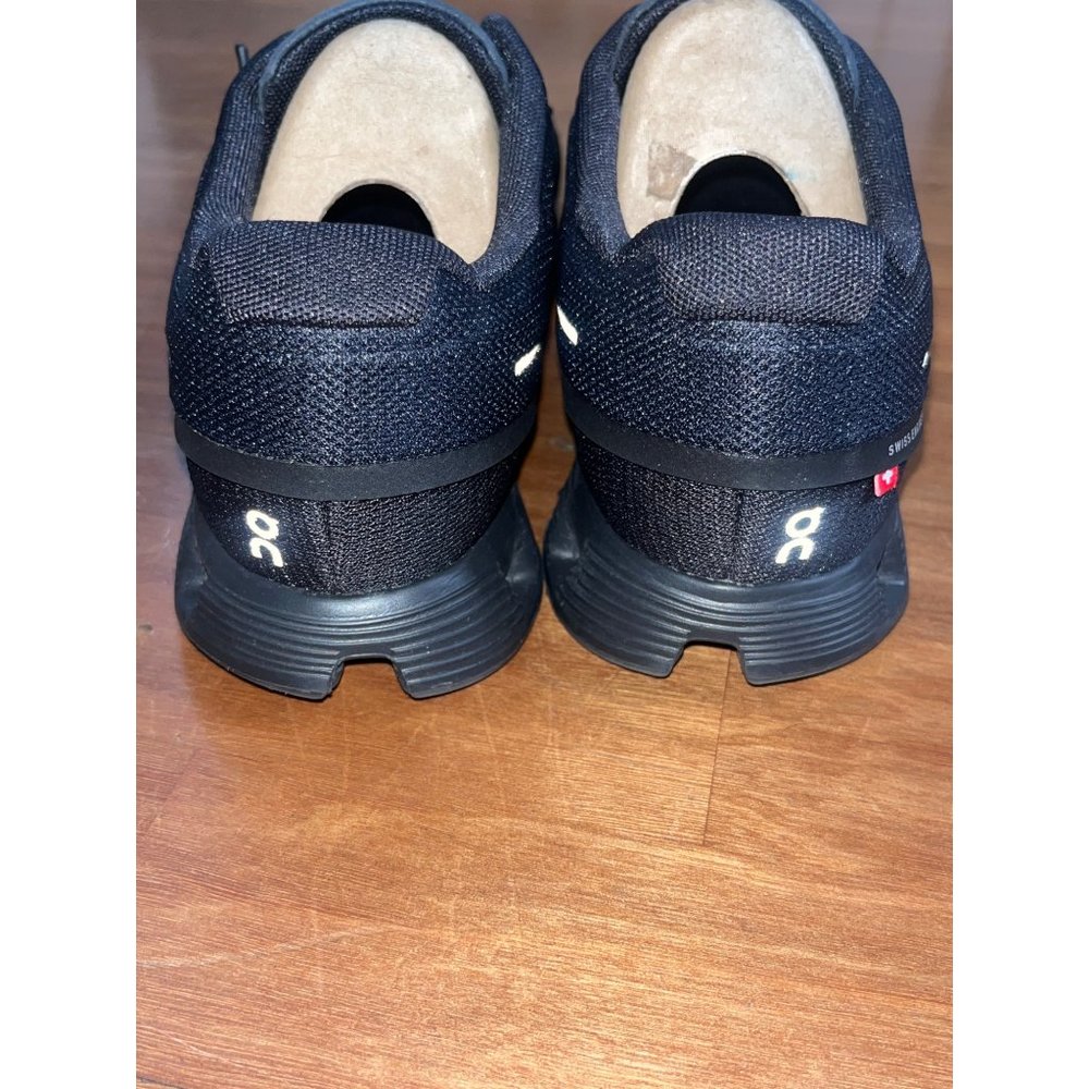 On Cloud 5 in Sneakers in All Black 9.5 New wth Box Mens Athletic Shoes - Picture 7 of 15